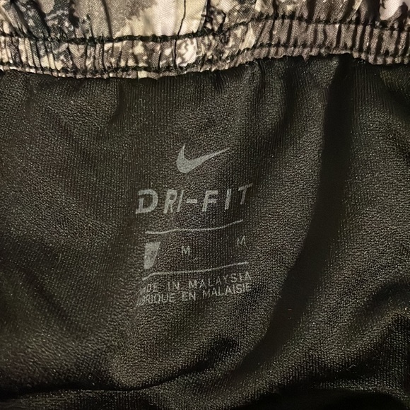 Nike Dri-Fit Graphic Print Running Shorts w/Briefs Training shorts size Womens M - Picture 5 of 11